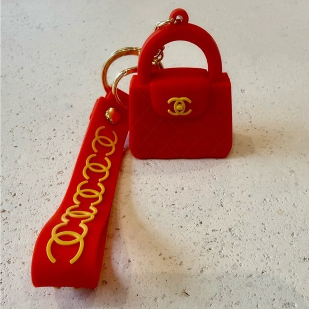 NEW FASHION BAG CHARMS KEY CHAINS. NWOT RED ORANGE‎ / GOLD